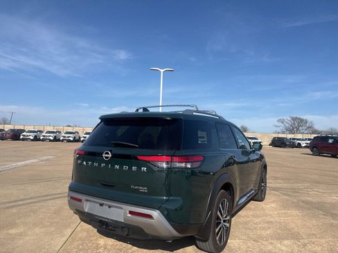 Used 2025 Nissan Pathfinder Platinum image 22