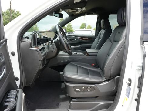Used 2021 Cadillac Escalade Luxury RWD image 16