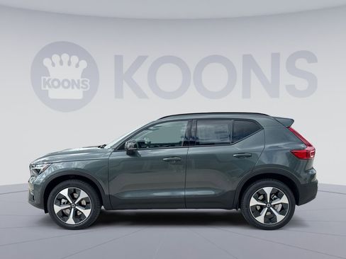 New 2026 Volvo XC40 B5 Plus w/ Protection Package Premier AWD/4WD image 2
