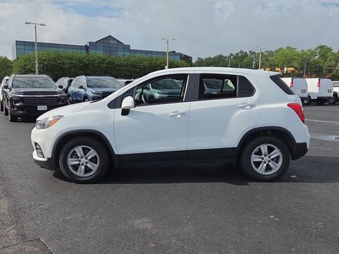 Used 2022 Chevrolet Trax LS w/ Tint and Cruise Package FWD image 14