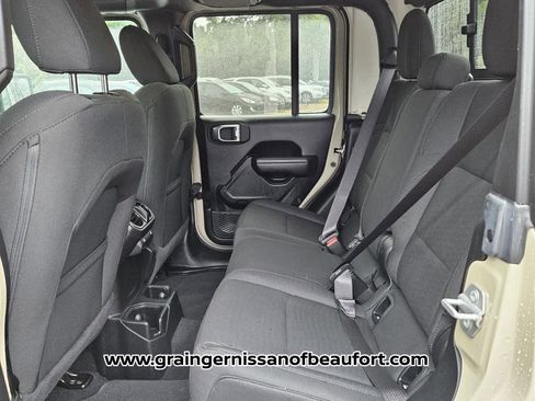 Used 2020 Jeep Gladiator Sport w/ Quick Order Package 24S image 4