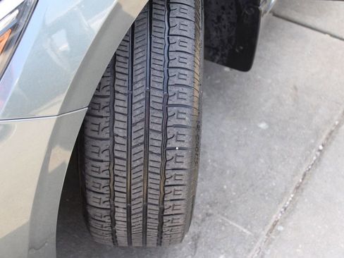 Used 2022 Nissan Sentra SV image 12