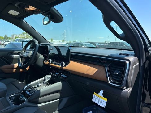 New 2026 GMC Canyon AT4 w/ Technology Plus Package AWD/4WD image 39