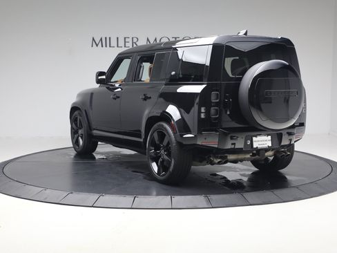 Used 2024 Land Rover Defender 110 V8 AWD/4WD image 5