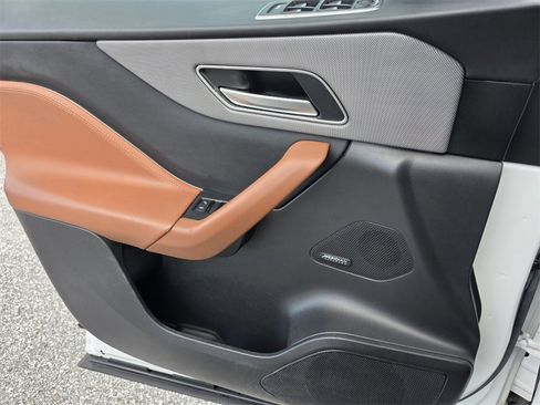 Used 2020 Jaguar F-PACE SVR image 28