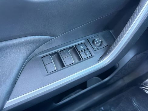 Used 2022 Toyota RAV4 XLE Premium image 13