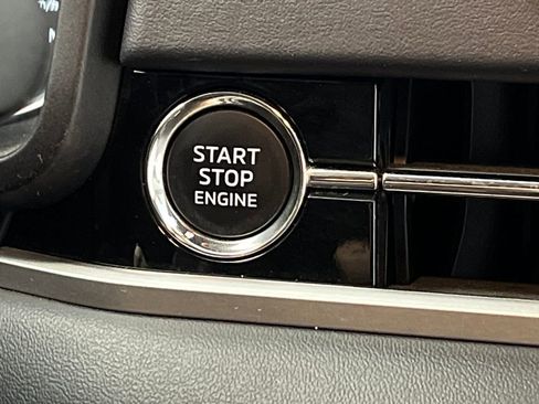 Used 2023 Mitsubishi Outlander SE image 51