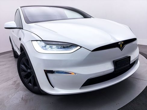 Used 2022 Tesla Model X Plaid image 7