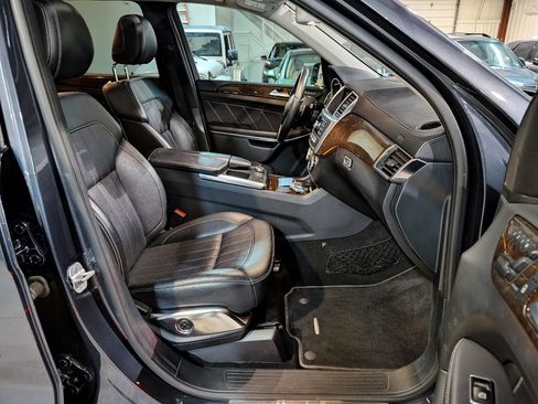 Used 2013 Mercedes-Benz GL 450 4MATIC image 33