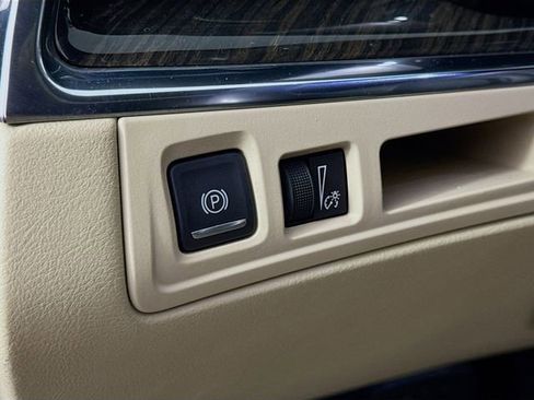 Used 2018 Cadillac XT5 Base image 10