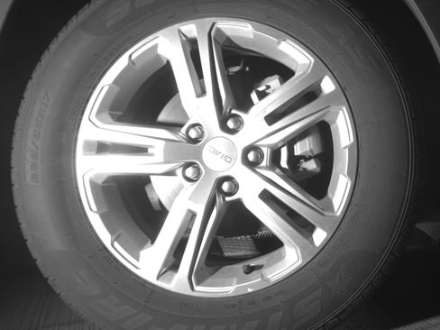 Used 2024 GMC Terrain SLE image 18