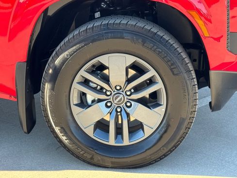 Certified 2025 Nissan Frontier SV image 10