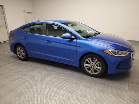 Used 2017 Hyundai Elantra SE image 11