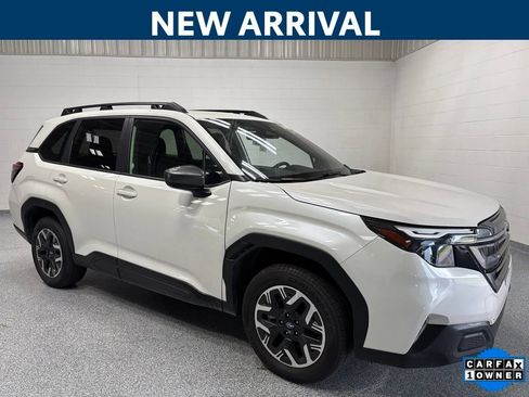 Used 2025 Subaru Forester Premium AWD/4WD image 1