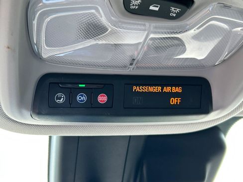 Used 2025 Chevrolet TrailBlazer LT AWD/4WD image 19