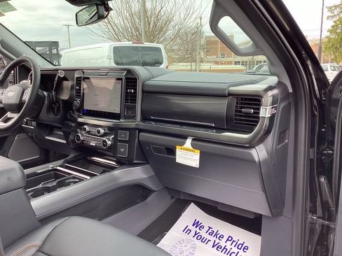 New 2026 Ford F250 Lariat w/ Black Appearance Package AWD/4WD image 28