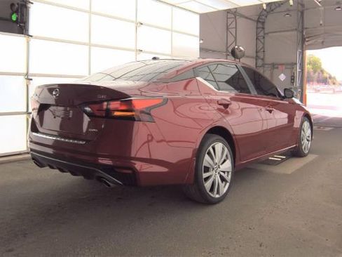 Used 2019 Nissan Altima 2.5 SR image 3