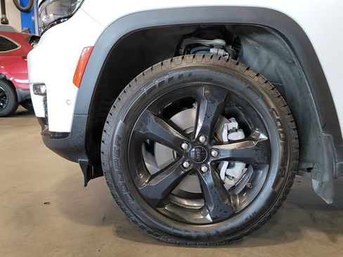 Used 2024 Jeep Grand Cherokee L Limited w/ Luxury Tech Group II AWD/4WD image 15