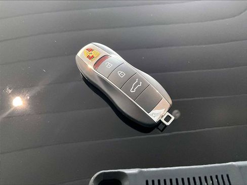 Used 2026 Porsche Macan image 35