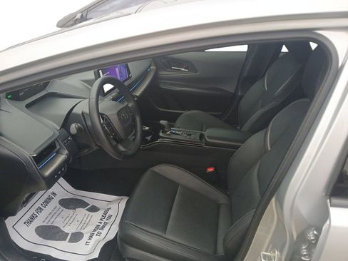 Used 2024 Toyota Prius XLE FWD image 15