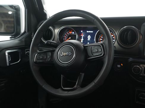 Used 2023 Jeep Wrangler Unlimited Sport AWD/4WD image 14