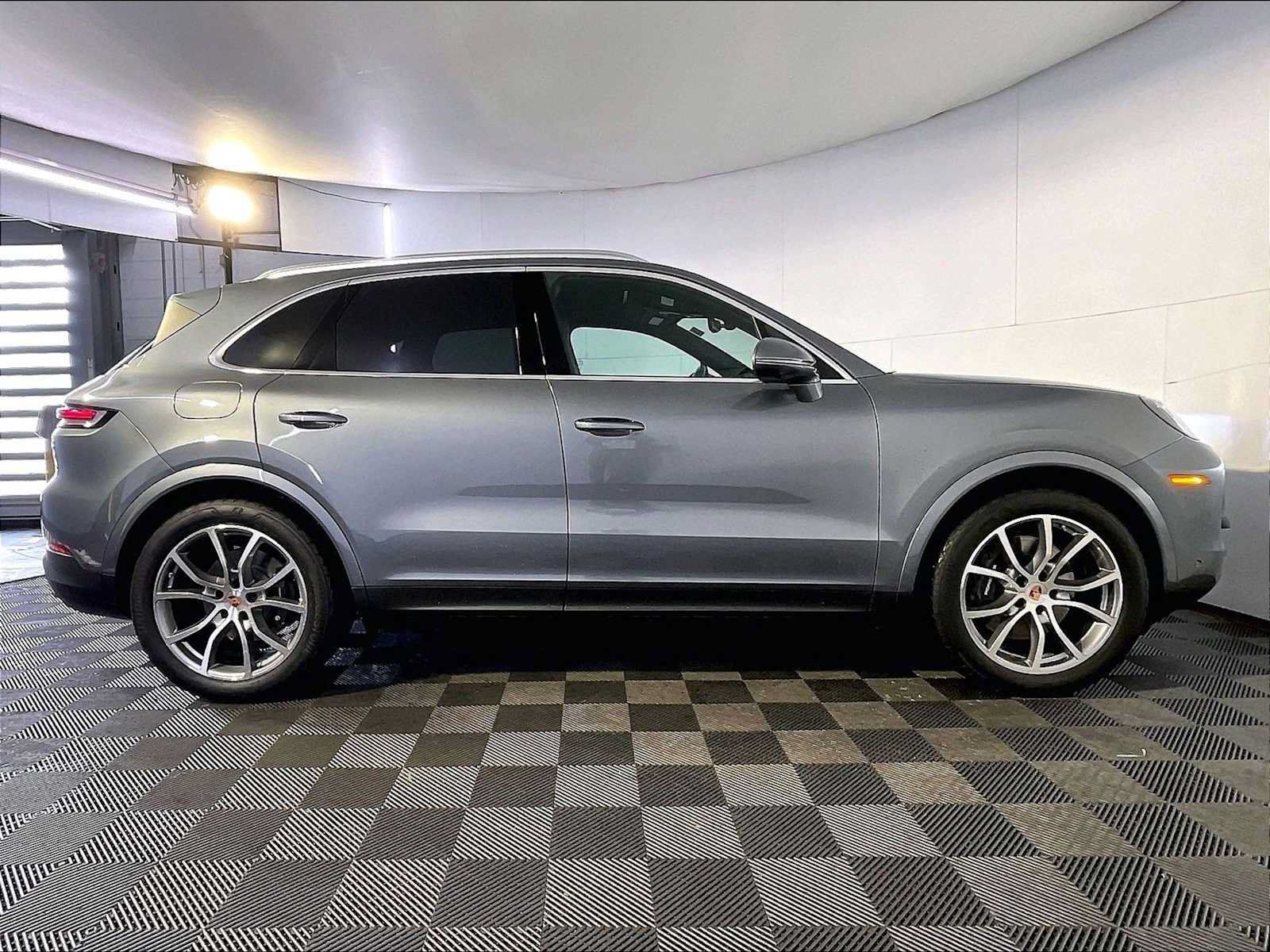 Certified 2026 Porsche Cayenne AWD/4WD image 8