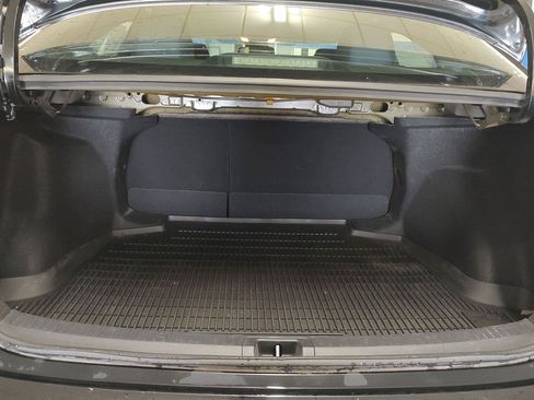Used 2020 Toyota Corolla LE FWD image 18