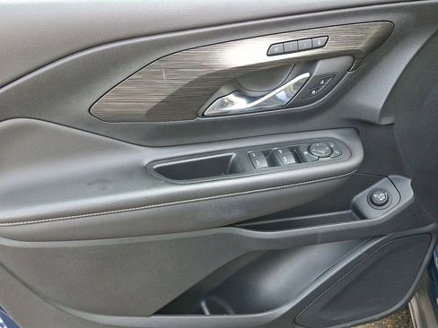 Certified 2022 GMC Terrain SLT image 13