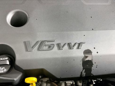 Used 2023 Buick Enclave Avenir image 33