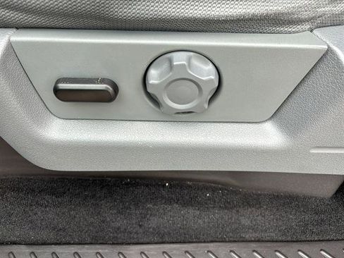 Used 2012 Ford F150 XLT w/ XLT Chrome Pkg image 12