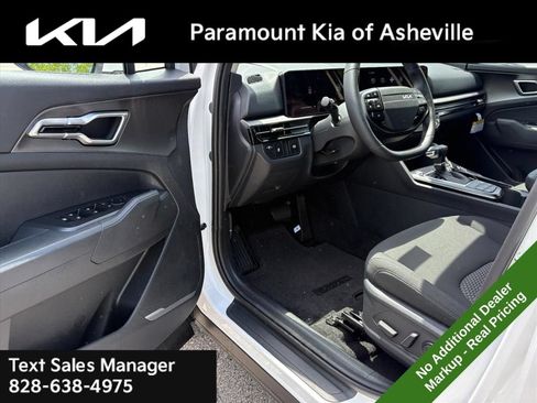 New 2026 Kia Sportage LX AWD/4WD image 16