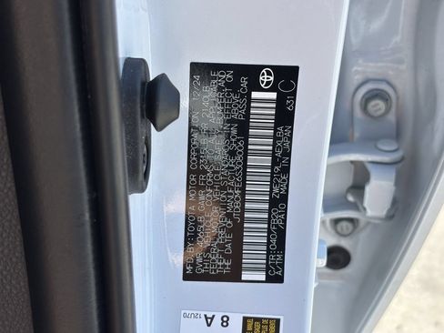 Used 2025 Toyota Corolla LE FWD image 31