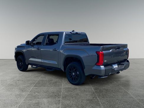 Used 2025 Toyota Tundra Limited AWD/4WD image 3