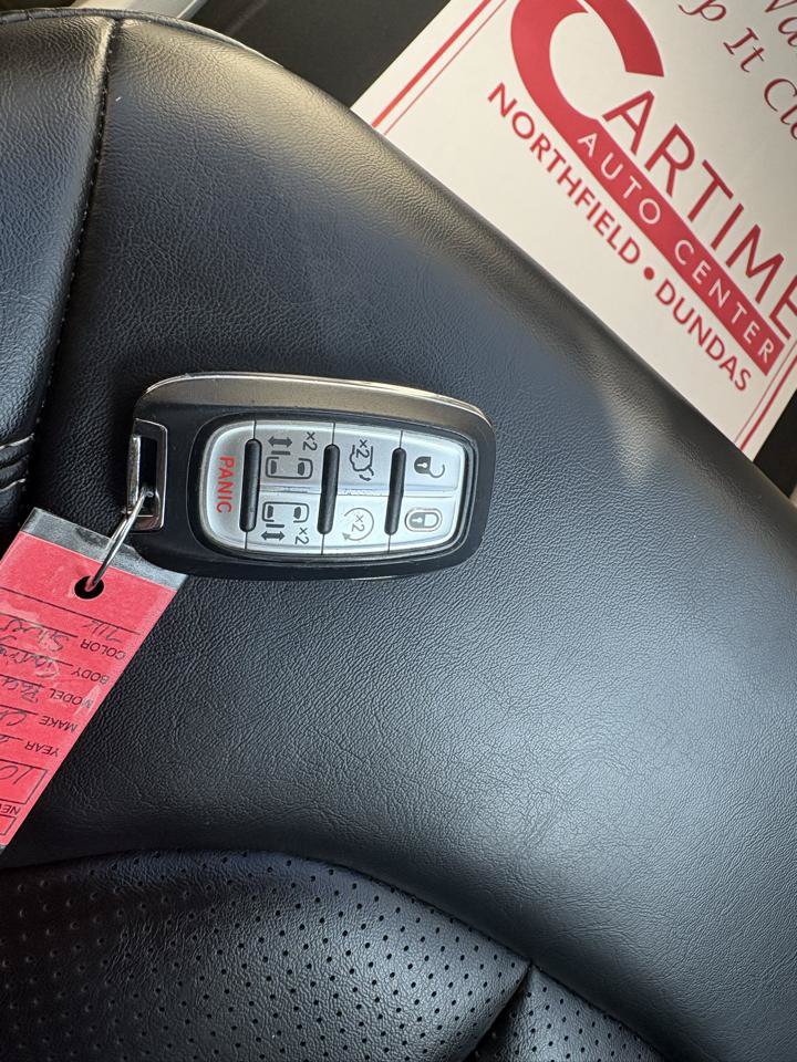 Used 2023 Chrysler Pacifica Touring-L FWD image 20