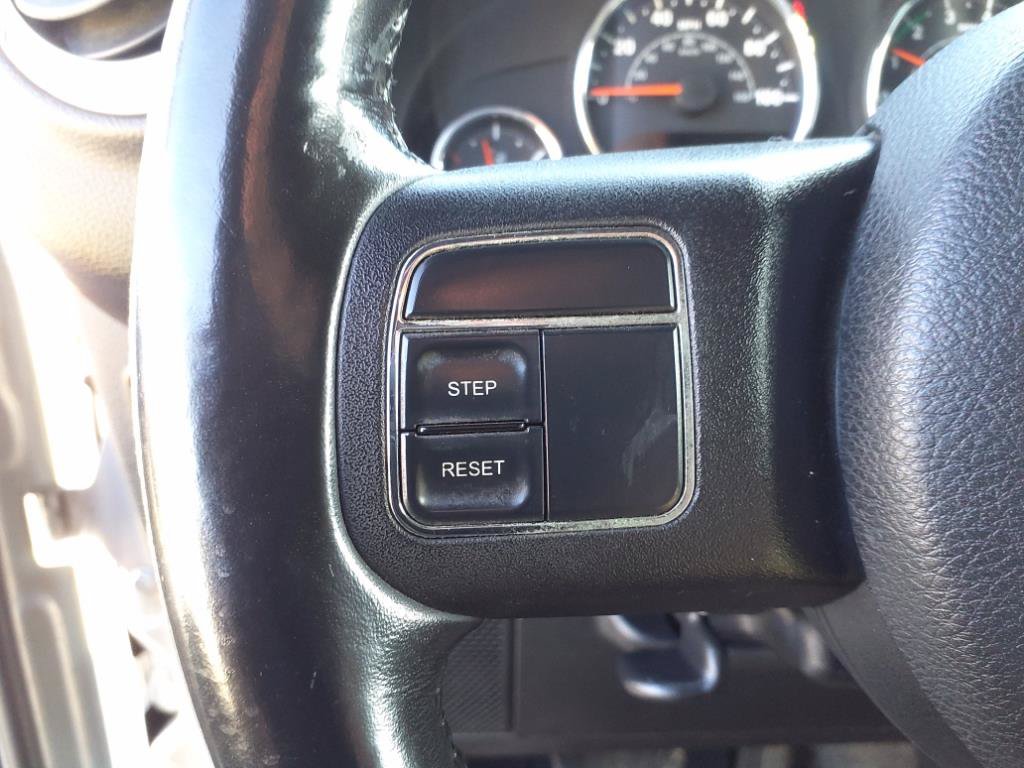 Used 2012 Jeep Wrangler Unlimited Rubicon w/ Max Tow Pkg AWD/4WD image 27
