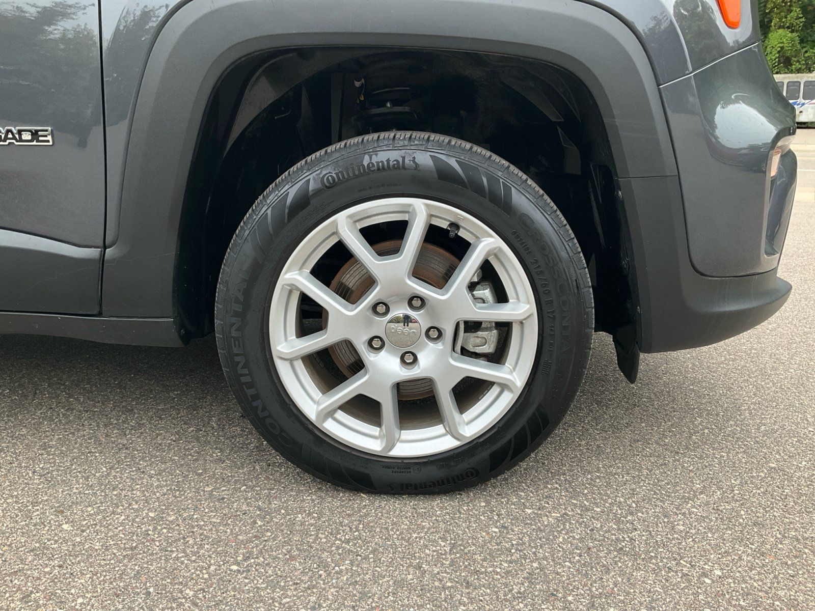 Used 2023 Jeep Renegade Latitude AWD/4WD image 18
