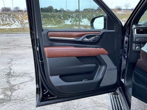 Certified 2023 GMC Yukon Denali Ultimate image 9