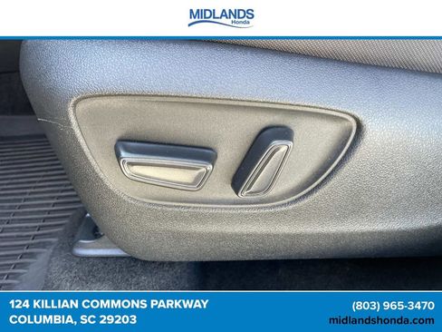 Used 2023 Toyota Highlander L FWD image 17