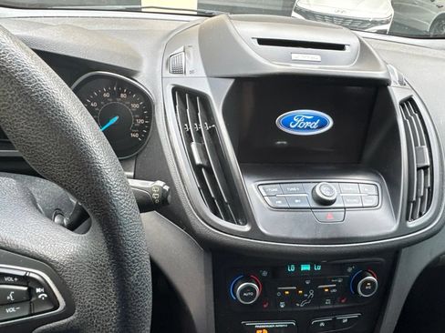 Used 2018 Ford Escape SE w/ SE Sync 3 Package FWD image 18