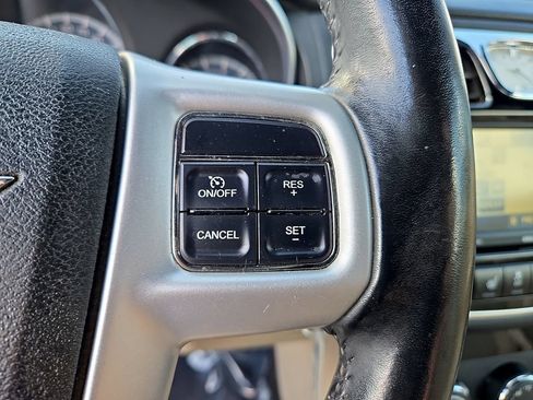 Used 2011 Chrysler 200 Limited FWD image 25