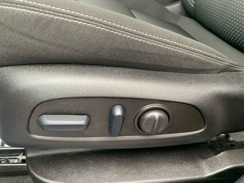 Used 2023 GMC Terrain SLE w/ Driver Convenience Package image 19