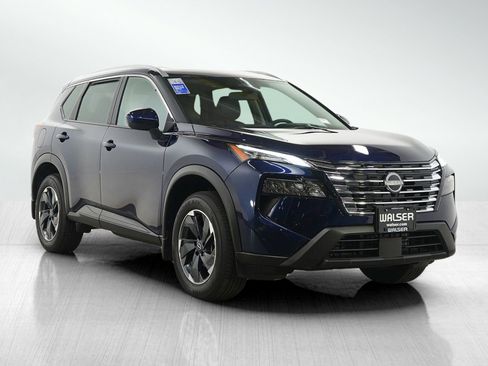 Used 2024 Nissan Rogue SV w/ SV Premium Package image 7