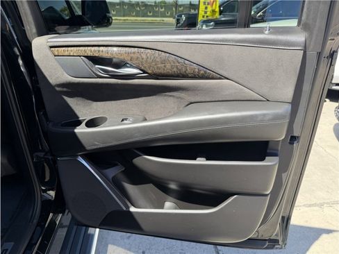 Used 2015 Cadillac Escalade ESV Platinum AWD/4WD image 29
