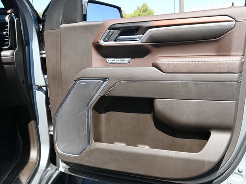 Used 2025 GMC Sierra 1500 Denali AWD/4WD image 26
