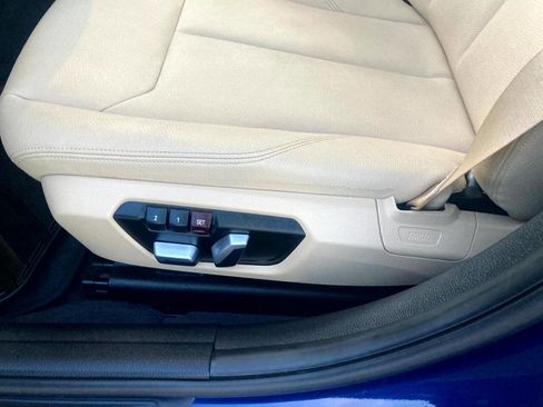 Used 2018 BMW 320i xDrive Sedan image 15