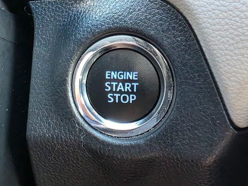 Used 2020 Toyota RAV4 XLE Premium image 44