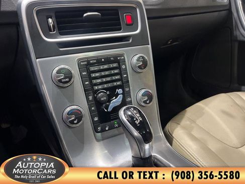 Used 2018 Volvo S60 T5 Inscription image 27