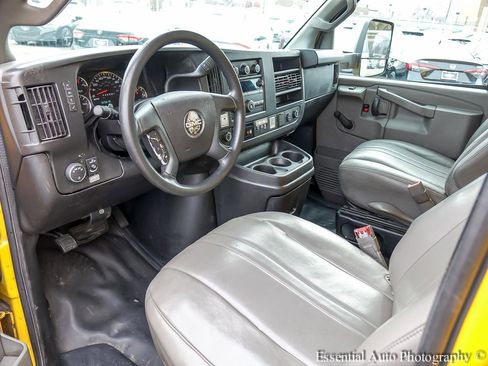 Used 2018 GMC Savana 3500 Extended w/ Driver Convenience Package image 12
