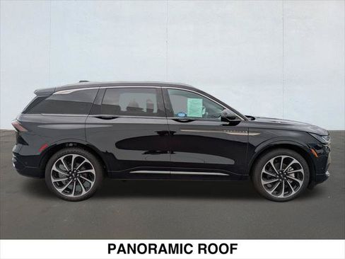 Used 2024 Lincoln Nautilus Black Label AWD/4WD image 6