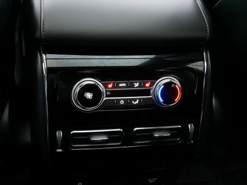 Used 2023 Lincoln Aviator AWD w/ Premium Package image 15